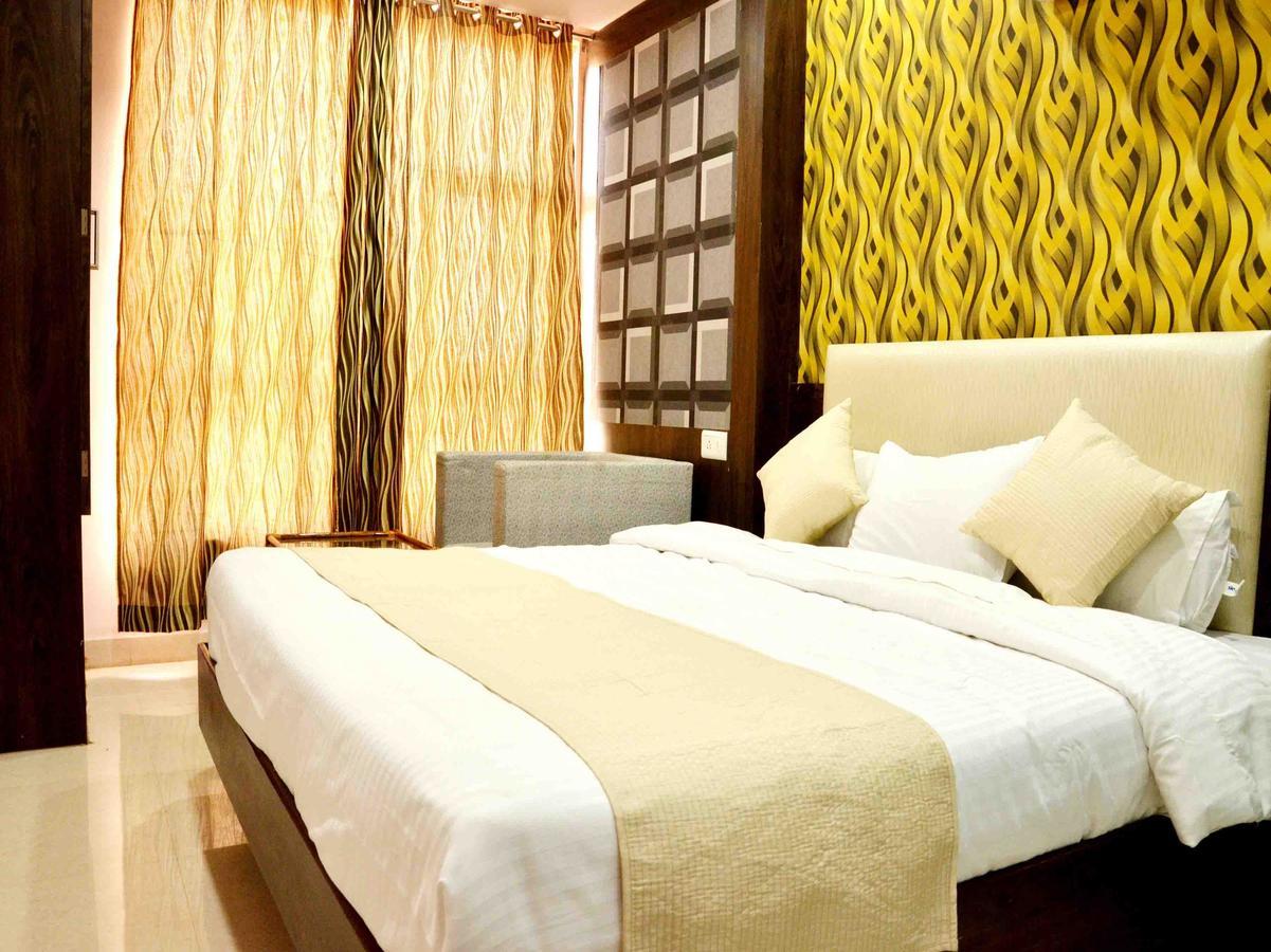 Oyo 2403 Hotel Aamantran Avenue Ujjain Luaran gambar