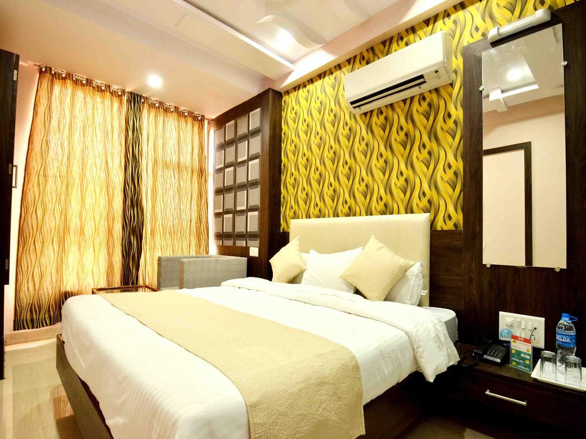 Oyo 2403 Hotel Aamantran Avenue Ujjain Luaran gambar