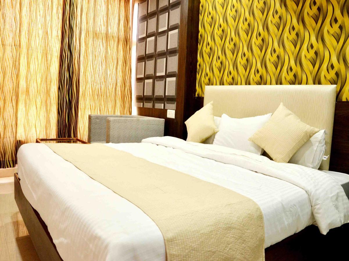 Oyo 2403 Hotel Aamantran Avenue Ujjain Luaran gambar