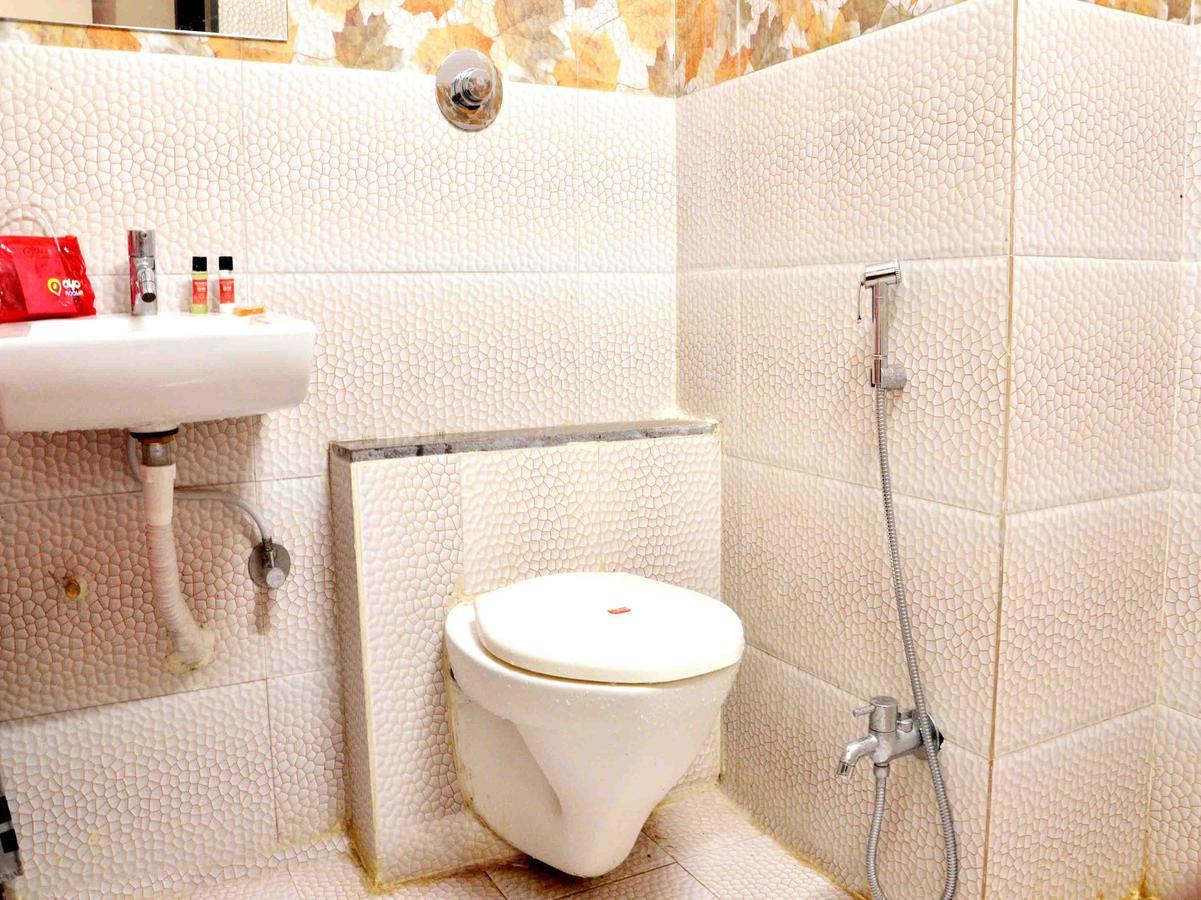 Oyo 2403 Hotel Aamantran Avenue Ujjain Luaran gambar