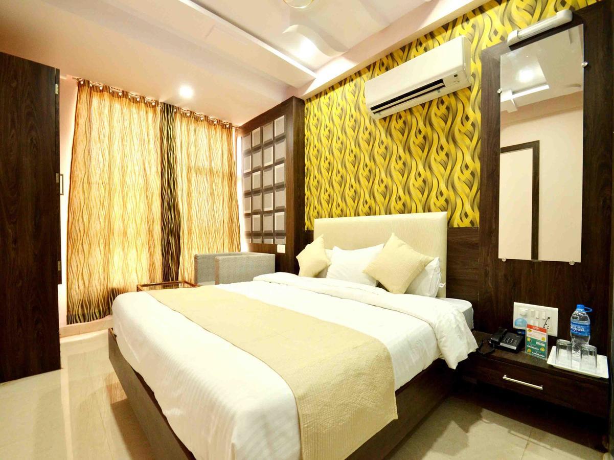 Oyo 2403 Hotel Aamantran Avenue Ujjain Luaran gambar