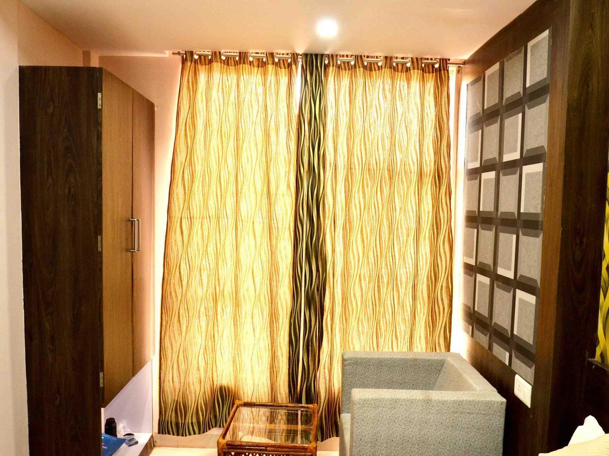 Oyo 2403 Hotel Aamantran Avenue Ujjain Luaran gambar