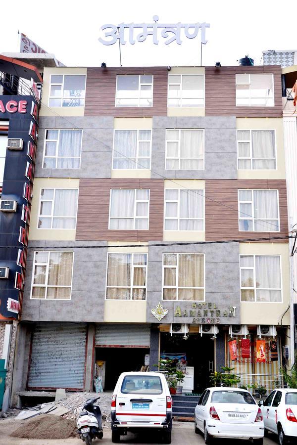 Oyo 2403 Hotel Aamantran Avenue Ujjain Luaran gambar